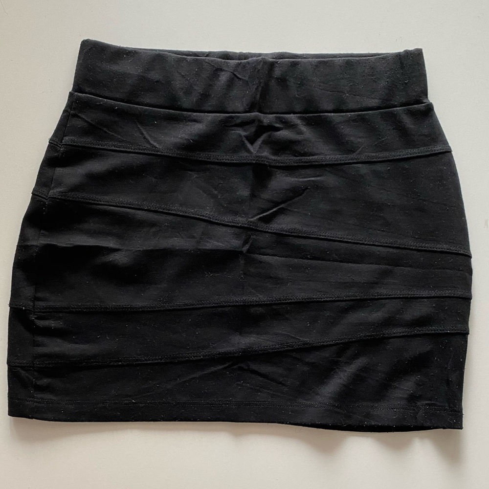 Vintage Y2K 2000’s Black Banded Bodycon Mini Skirt